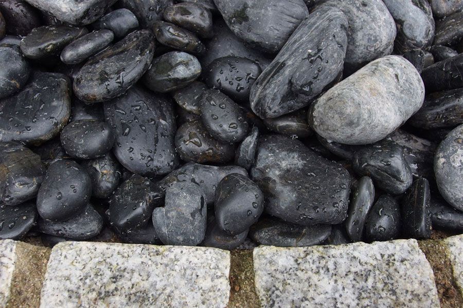 Steine schwarz